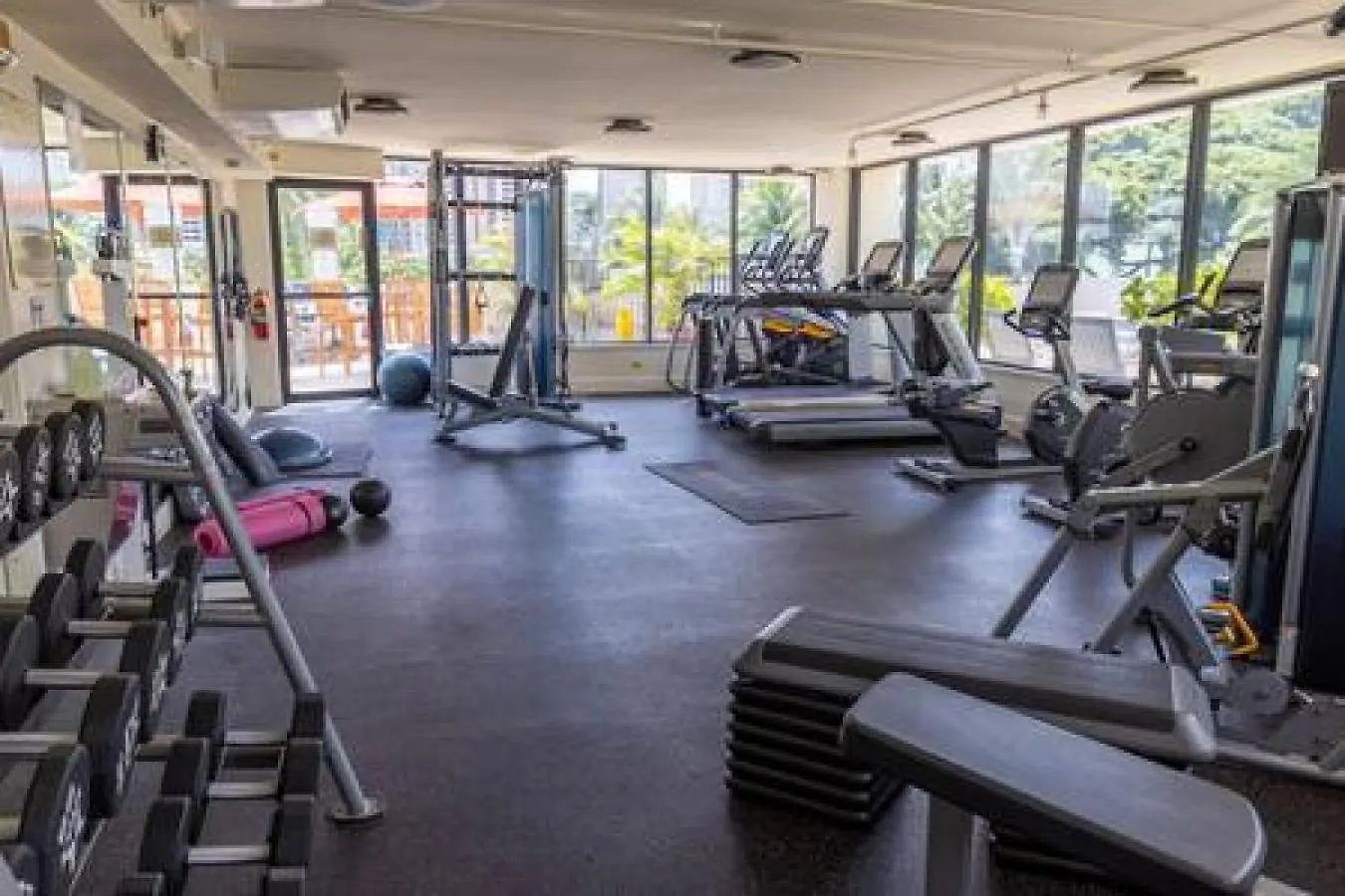 Σπίτι διακοπών Minutes To Beach Pool Gym Wfh Station Lanai Χονολουλού